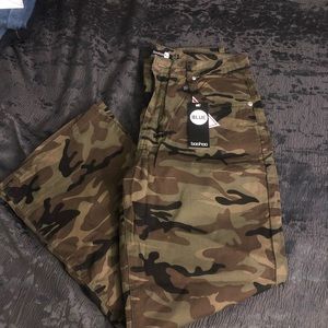 Wide leg camouflage jeans